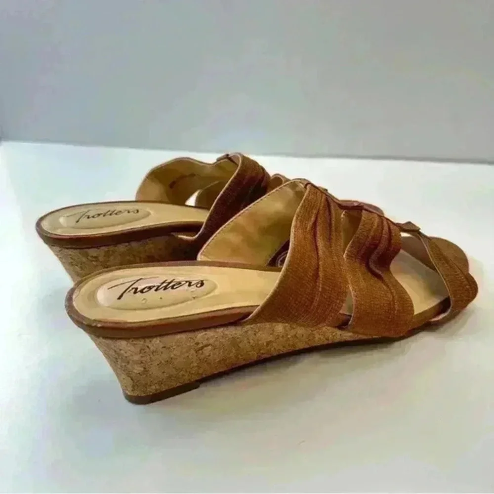 Trotters Damen Mia‎ Slides Sandal Cognac Womens Size 8.5